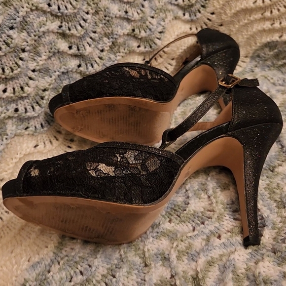 Glittery Blackwith lace high heels 7.5 - Picture 5 of 7
